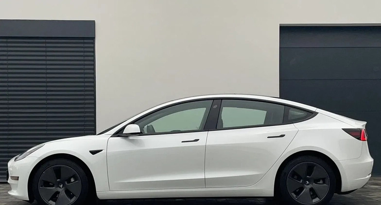 Tesla Model 3 cena 125900 przebieg: 33000, rok produkcji 2021 z Żmigród małe 631